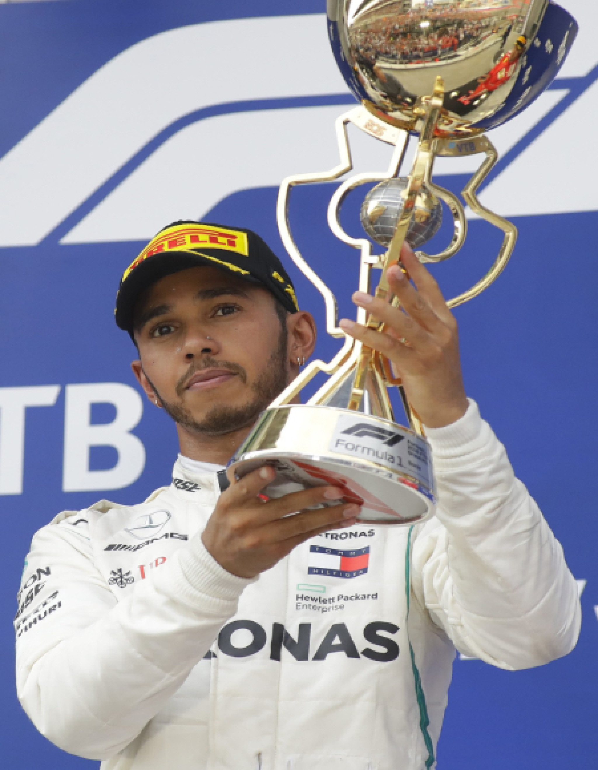 Lewis-Hamilton-1.jpg