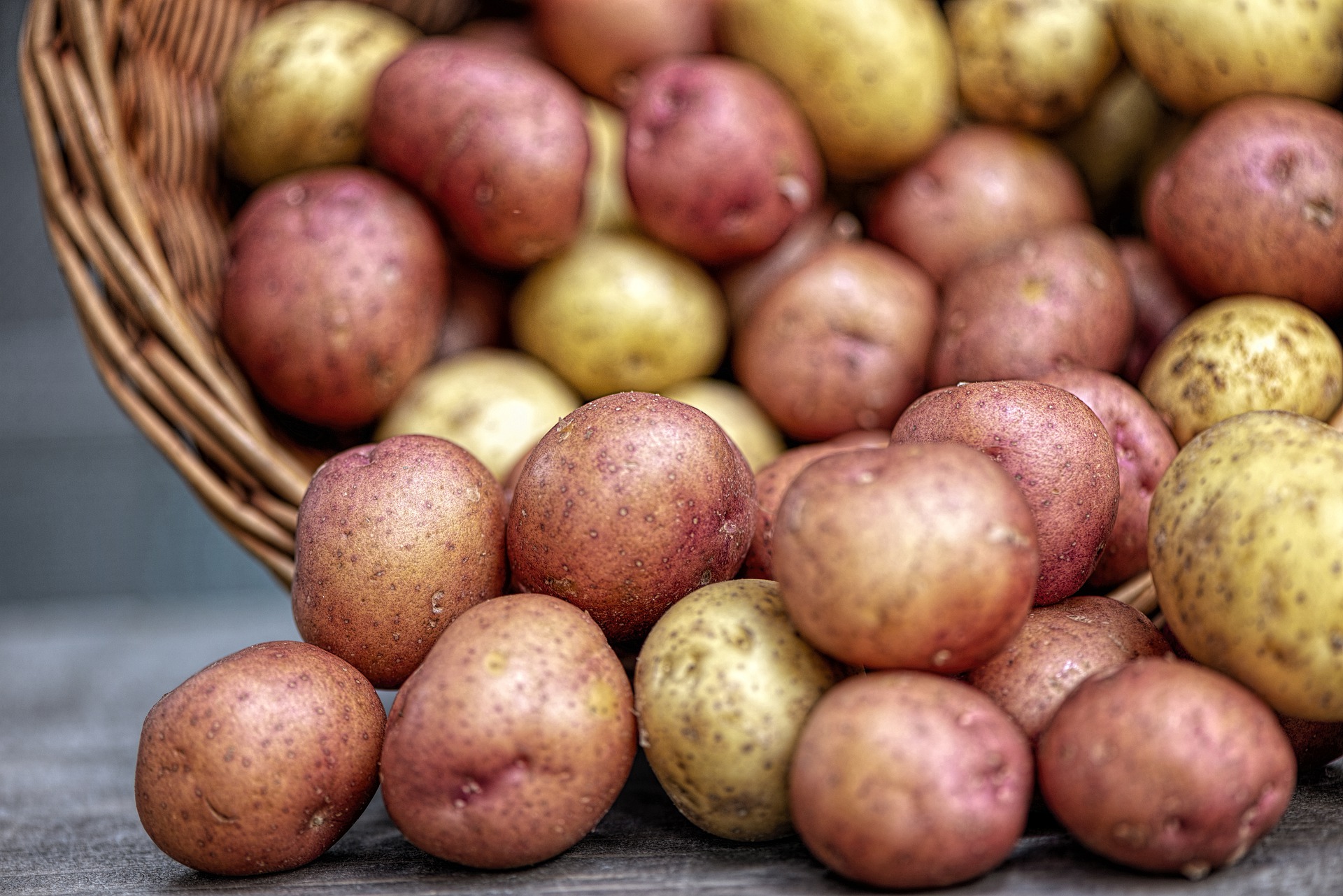 potatoes-4331742_1920.jpg